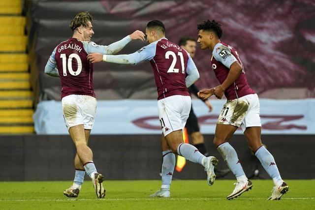 中场多次制造威胁，表现亮点突出（中场屡造杀机，表现抢眼）