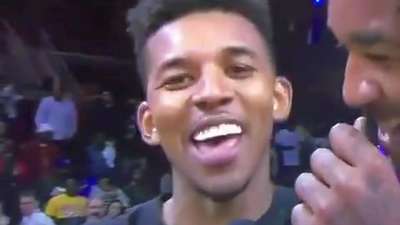 足球英超豪门逆转取胜，主帅赛后握拳怒吼（英超豪门逆转告捷，主帅终场握拳怒吼）