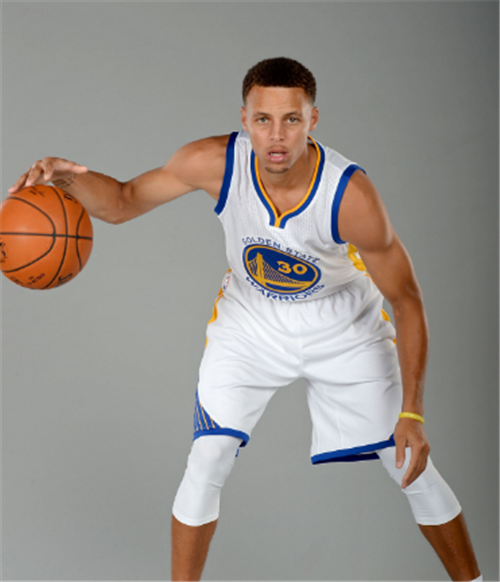 梅西：布斯克茨的退役我们之前讨论过，阿尔巴退役完全是晴天霹雳（梅西：布斯克茨退役早有预期，阿尔巴挂靴突如其来）