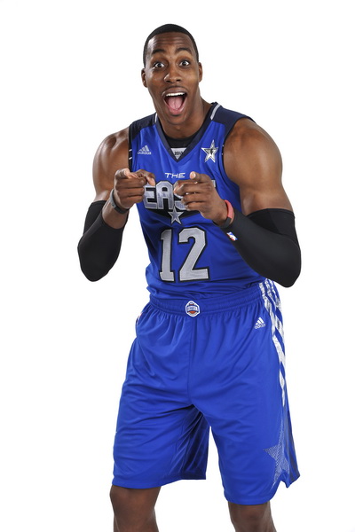 入樽扣篮把全场点燃（炸裂暴扣引爆全场）