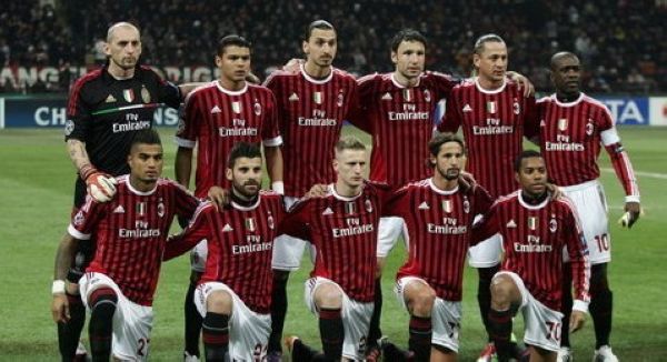 开小会？巴媒：安帅今日训练开始前和维尼修斯交谈了3分钟（巴媒：安切洛蒂训练前与维尼修斯单聊3分钟）