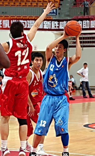 意媒：罗马新援利昂-贝利两周前刚复出，如今再次受伤（意媒：罗马新援利昂-贝利复出仅两周再度受伤）