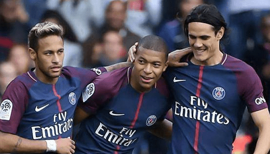 维尼修斯和观众有摩擦？裤袜：不反感小摩擦，但双方要有底线（维尼修斯与观众起冲突？裤袜：小摩擦可以，但双方要守底线）