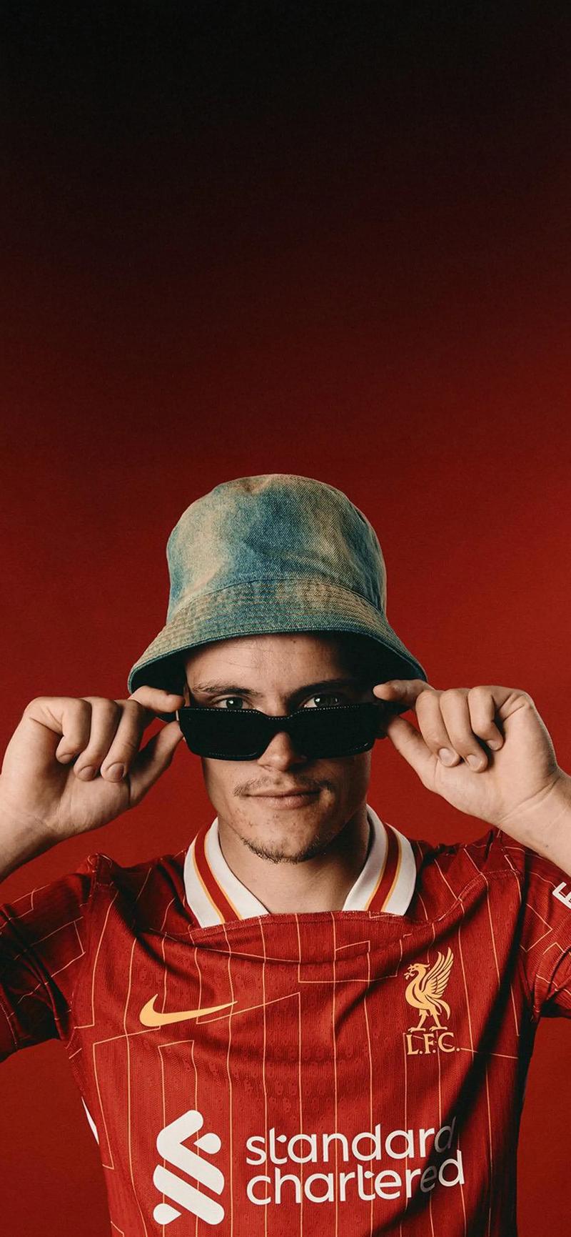 海港发文祝福奥斯卡：艰难时刻会过去，我们与功勋队长同在（海港为奥斯卡送上祝福：困难终将过去，我们与功勋队长并肩同行）