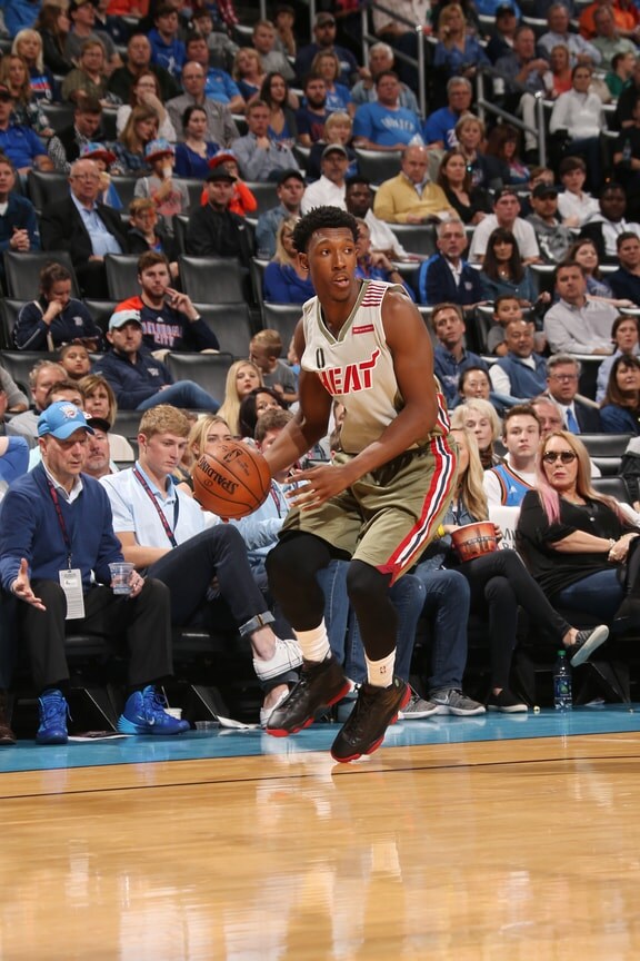 西甲：巴萨客场3-1战胜赫罗纳（西甲战报：巴萨客场3比1击败赫罗纳）