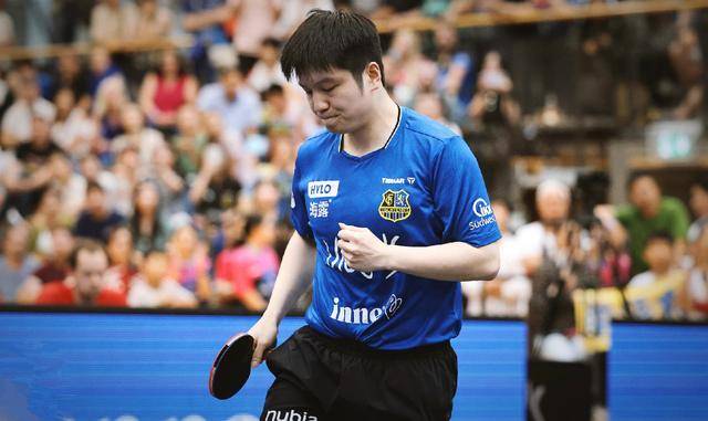 欧冠-莱万双响拉菲尼亚破门 巴萨5-2迎七连胜.